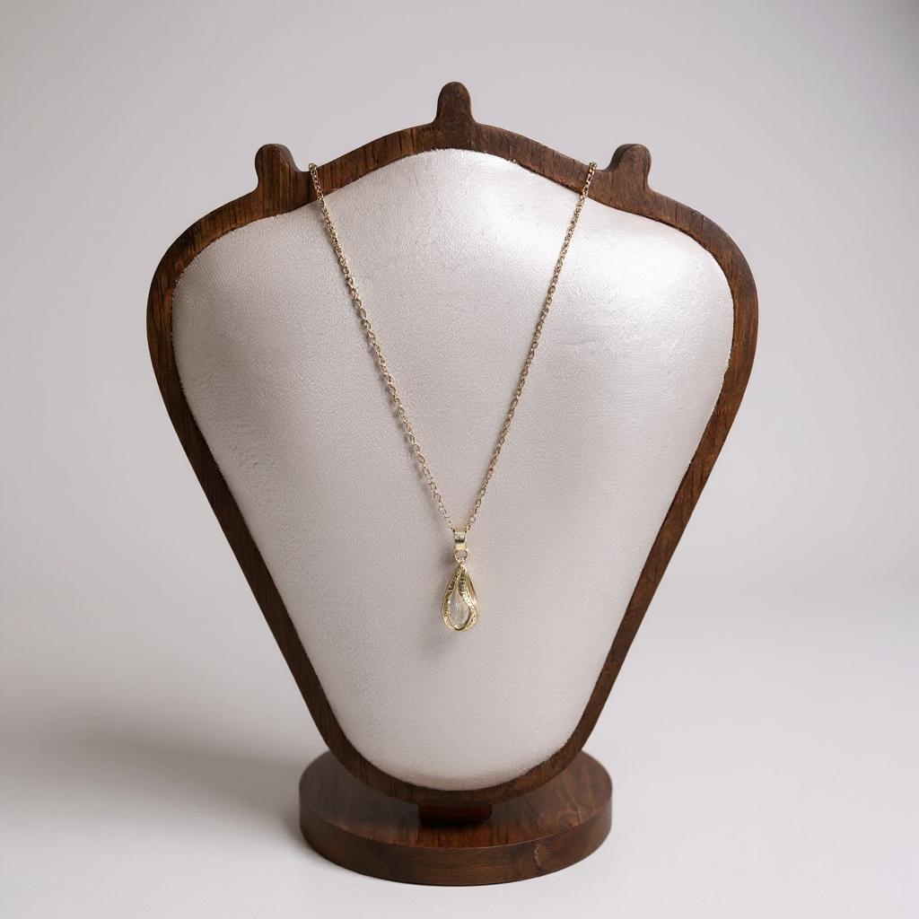 Golden Teardrop Crystal Necklace – Elegant Blue Accent
