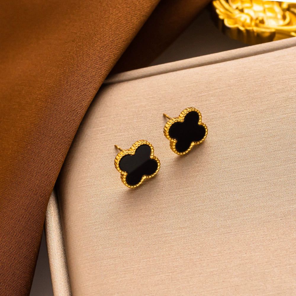 Glimiora Black Clover Stud Earrings – Timeless Elegance in Gold