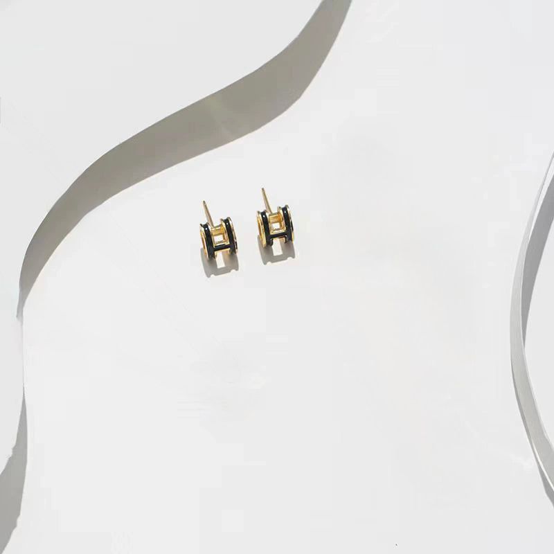 Elegant H Pendant Necklace & Earrings Set – Available in White & Black