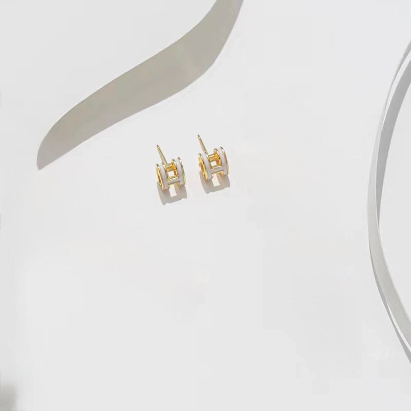 Elegant H Pendant Necklace & Earrings Set – Available in White & Black