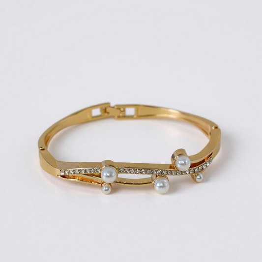 Elegant Crystal Watch & Pearl Bracelet Set – Glimiora Luxe Collection