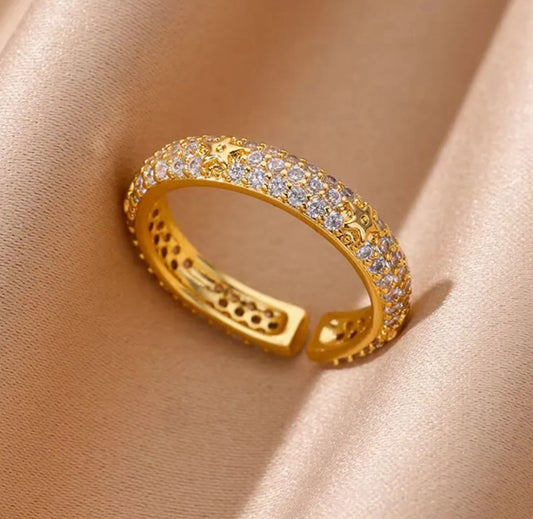 Glimiora Starlit Gold Ring – Sparkle Beyond the Stars